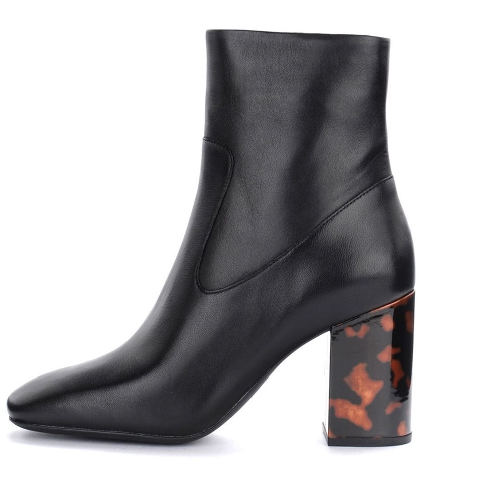 MICHAEL KORS LEATHER ANKLE BOOTS